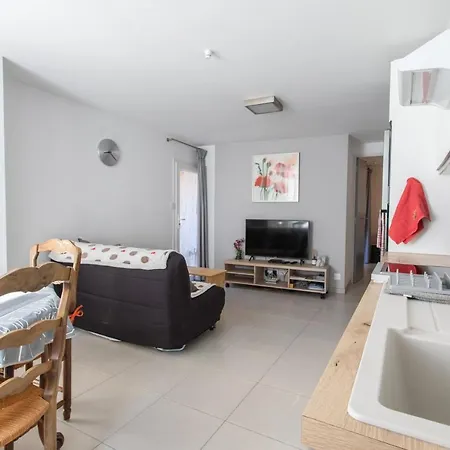 L'écureuil dans La vieille maison centre ville d'Embrun Esterno foto